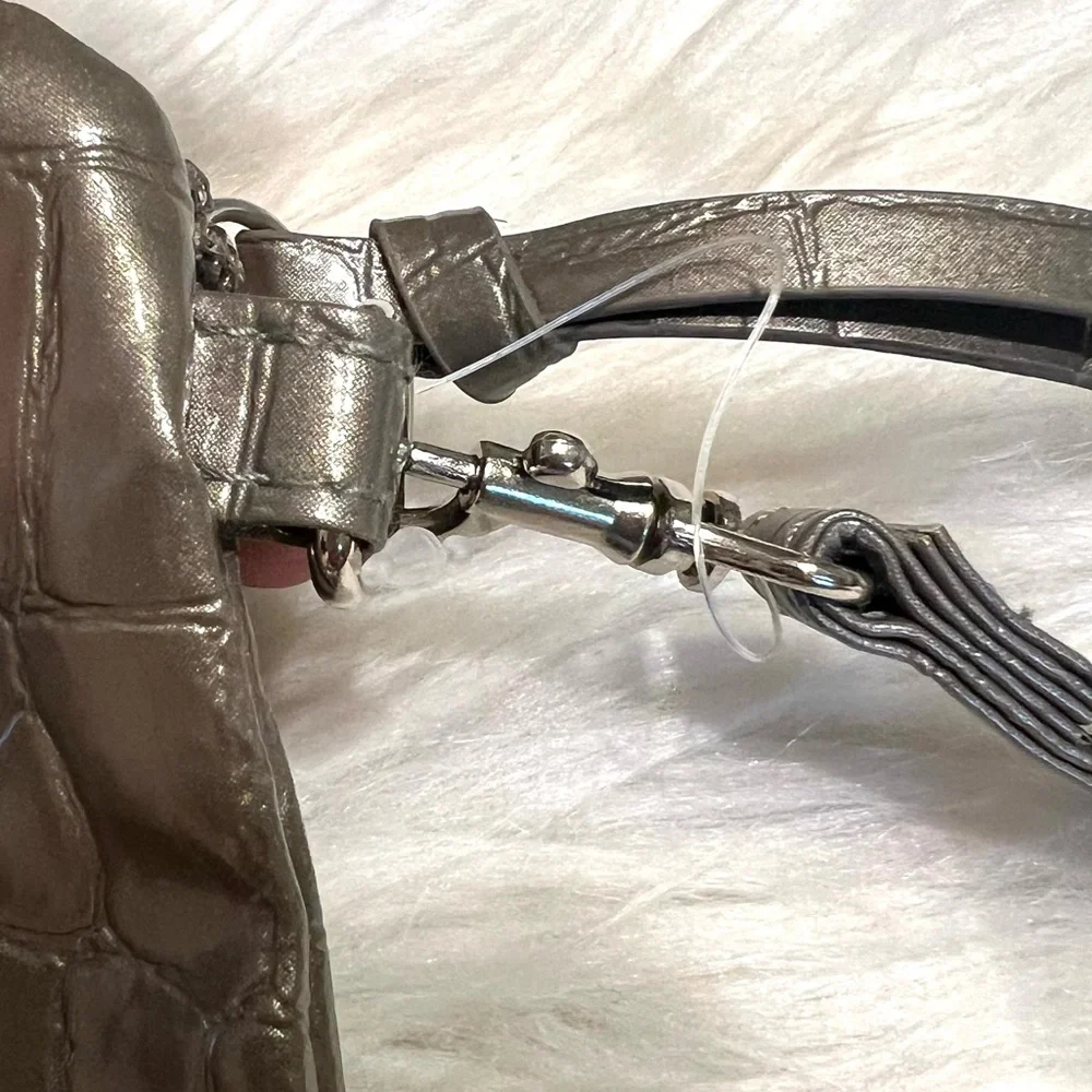 Chateau Metallic Color Clutch - Picture 6 of 10